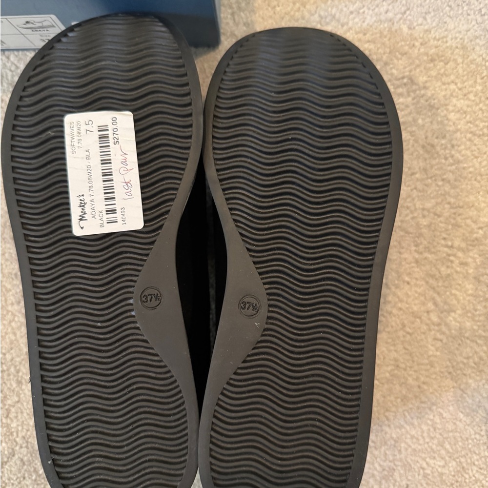 Softwaves Black Platform with b/w stripes - Picture 6 of 6